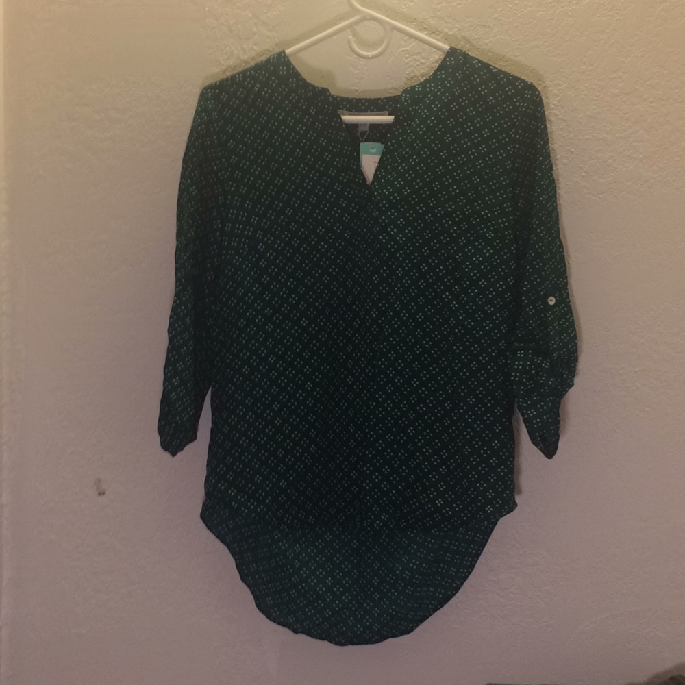 Green high-low three quarter sleeve shirt